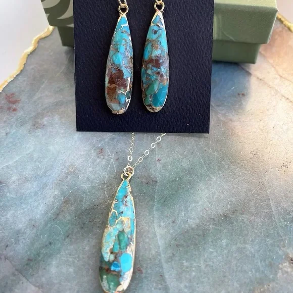 Natural Turquoise and Gold Jewelry Set